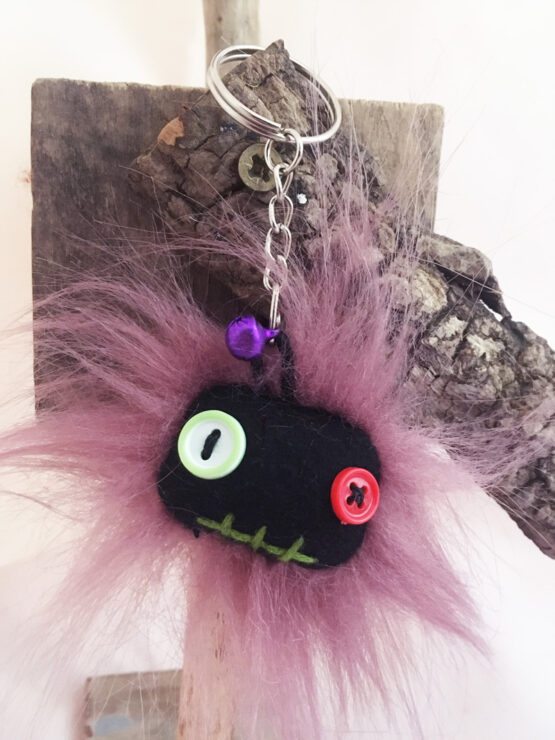 Porte clés mini monstre mauve