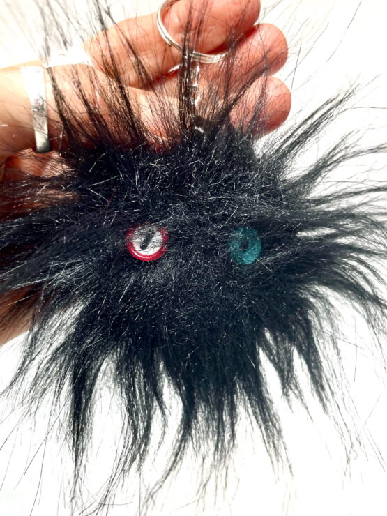 Porte clés mini monstre noir Nyx