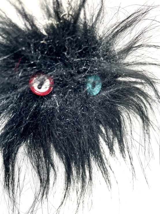 Porte clés mini monstre noir Nyx – Image 3