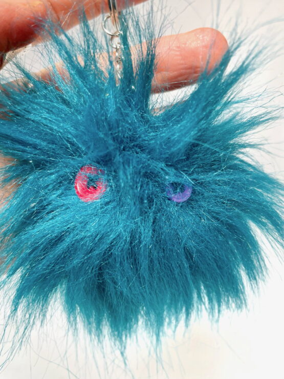 Porte clés mini monstre bleu Nyx – Image 2