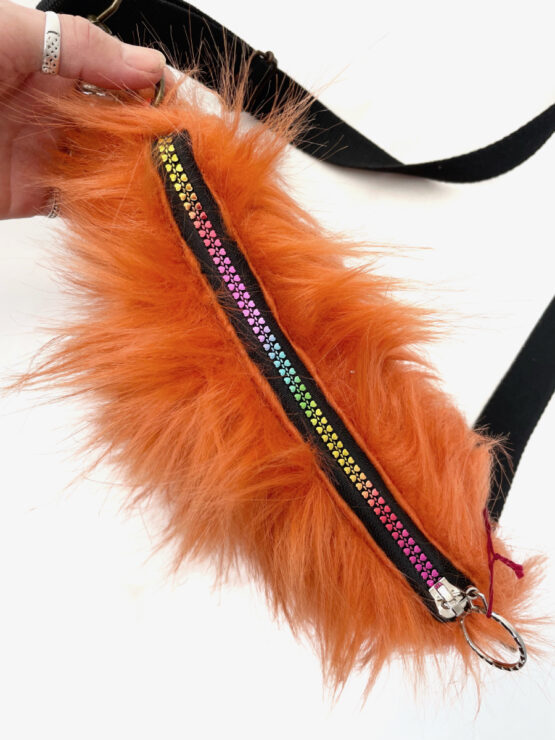 Sac monstre en moumoute orange – Image 2