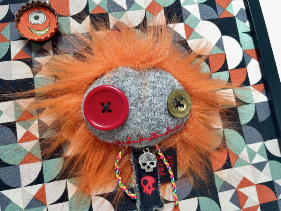 Tableau textile monstre punkette tête de mort – Image 4