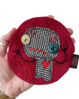 Patch monstre coeur brodé rouge