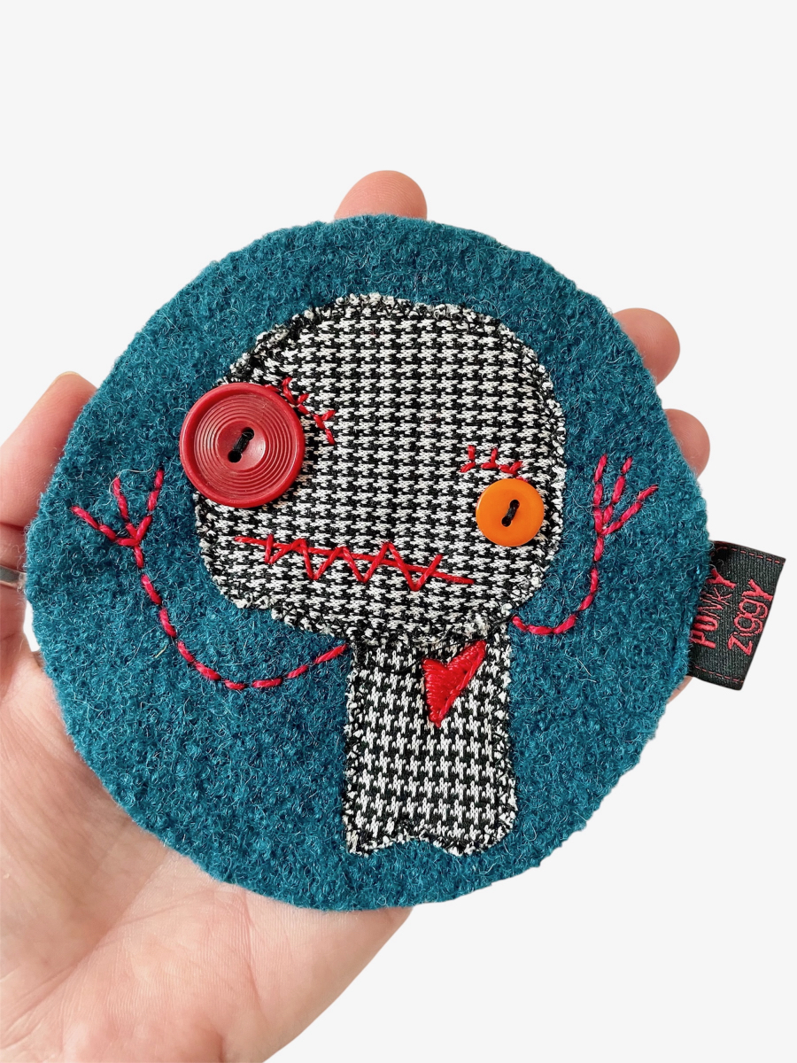 Patch monstre coeur brodé bleu